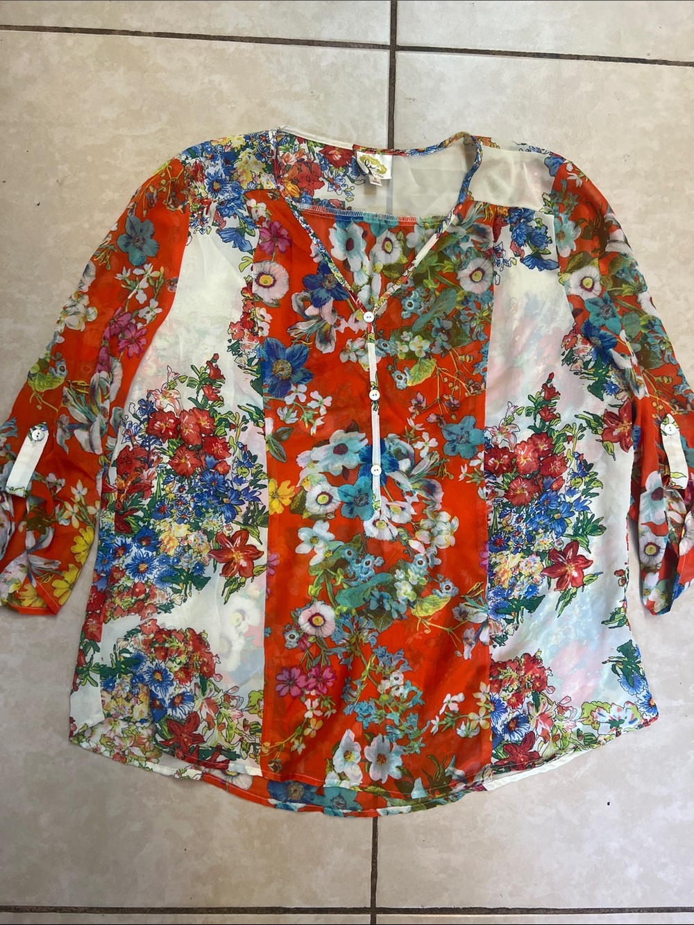 fig and flower Large Floral Blouse - Picture 2 of 11